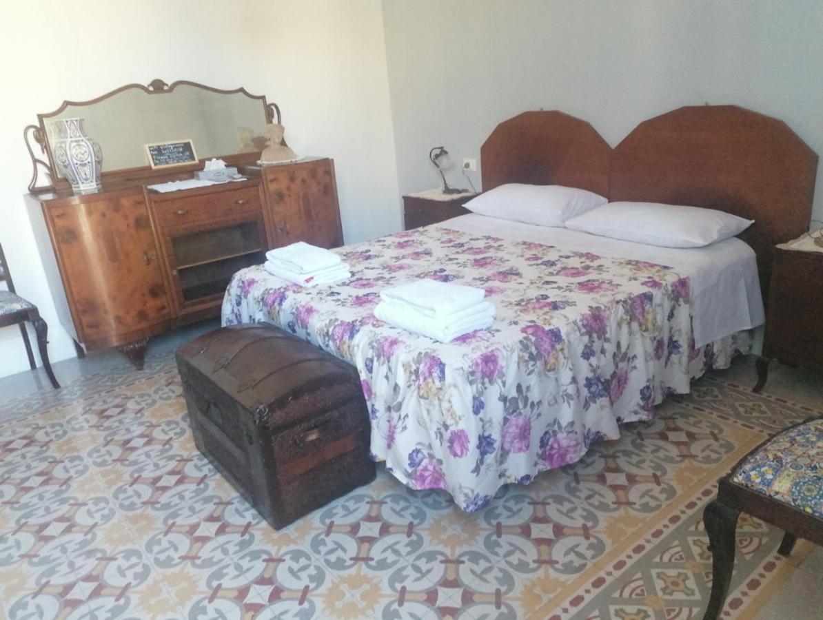 Battisti 18 Vintage Rooms Палермо Екстер'єр фото